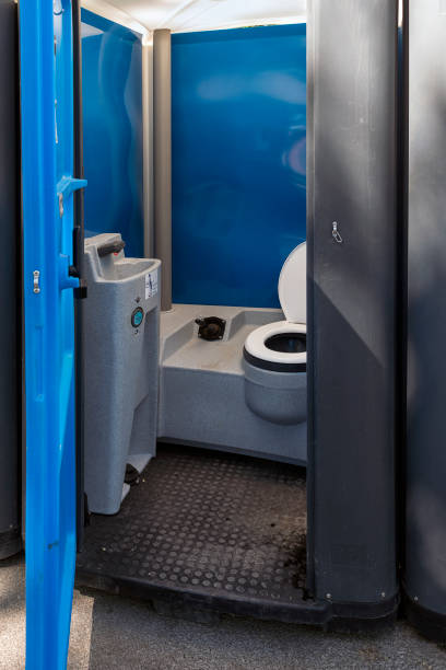 Best Portable toilet rental cost  in Clovis, CA